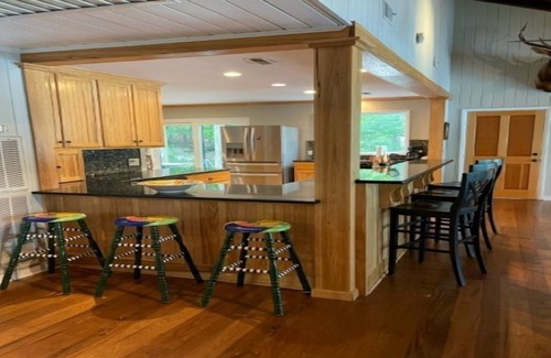 Grant House | Fabulous waterfront view of Lake Guntersville 30 minutes from Huntsville, Al