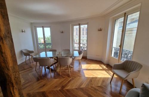 Saint-Germain-en-Laye Apartment | Face château St Germain en Laye, appartement 4 à 6 personnes, 23 min de Paris Champs-Elysées