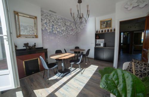 Carcassonne Bed & Breakfast | Face Cité - Chambres D'Hôtes - Parking & Garage Gratuit - Wi-Fi Gratuit
