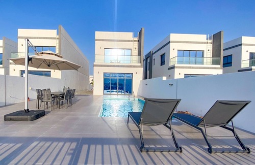 Sharm Villa | Facing Arabian Gulf and Mountain 4BR Villa|AsstRm|Outdoor Pool and BBQ Space,