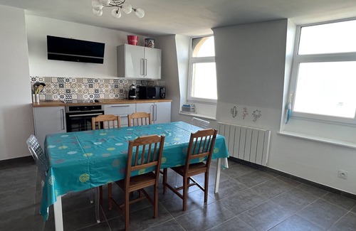 Le Treport Apartment | Facing the sea, renovated apartment 100m2, 3 bedrooms