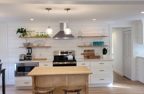Kennebunk Cottage | Fair Winds Cottage ~ 1 mile to Kennebunk beaches
