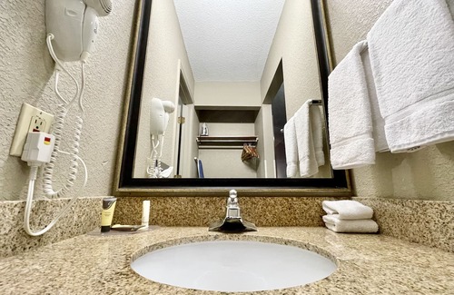 Fort Wayne Hotel | FairBridge Inn & Suites Fort Wayne