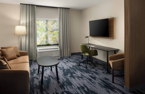 Traverse City Hotel | Fairfield by Marriott Inn & Suites Traverse City