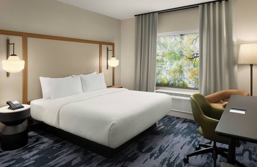 Traverse City Hotel | Fairfield by Marriott Inn & Suites Traverse City