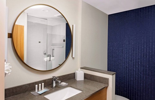 Port Clinton Hotel | Fairfield by Marriott Port Clinton Waterfront