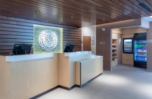 Revelstoke Hotel | Fairfield by Marriott Inn & Suites Revelstoke