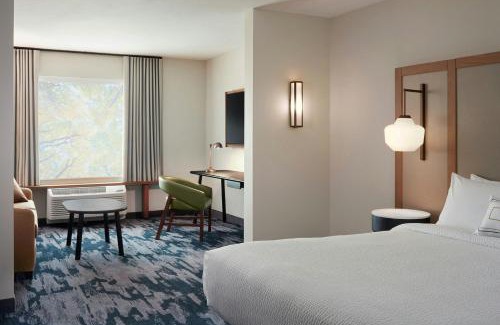 Amistad National Recreational Area Hotel | Fairfield by Marriott Inn & Suites Del Rio