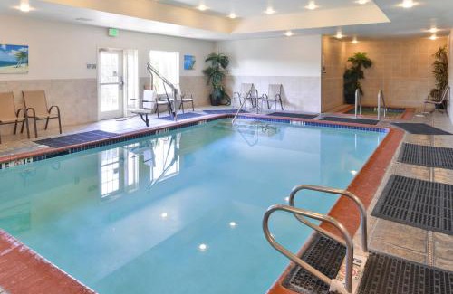 Elk Grove Hotel | Fairfield Inn and Suites by Marriott Elk Grove