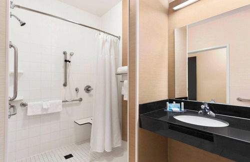 Mount Pleasant Hotel | Fairfield Inn Racine