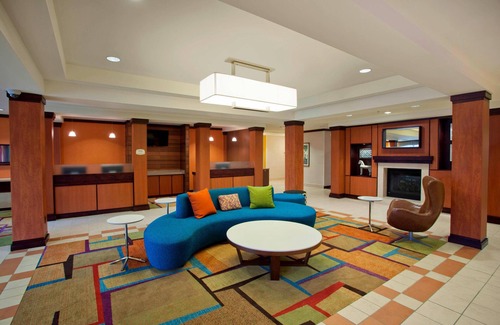 Romulus Hotel | Fairfield Inn & Suites by Marriott Detroit Metro Airport Romulus