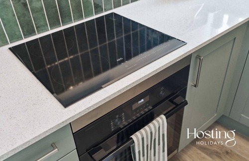 Henley-on-Thames Apartment | Fairmile Annex - Cosy 1-Bed Stay in Central Henley