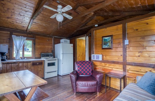 East Kootenay Hotel | Fairmont Creek Property Rentals Timbers Resort