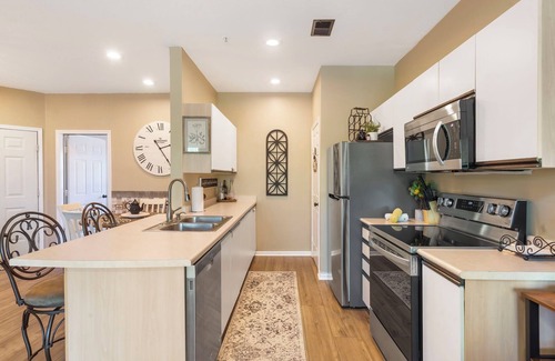 Branson Condo | Fairview Escape | Holiday Hills Branson | Golf | Outdoor Pools