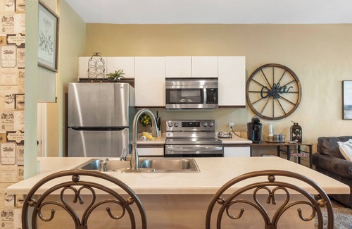 Branson Condo | Fairview Escape | Holiday Hills Branson | Golf | Outdoor Pools