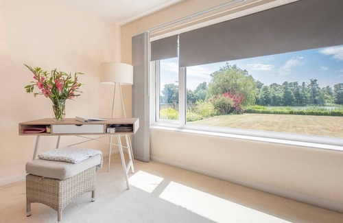 Thorpeness Apartment | Fairway, idyllic location in Thorpeness