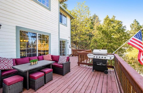 Lake Arrowhead House | Fairway Retreat