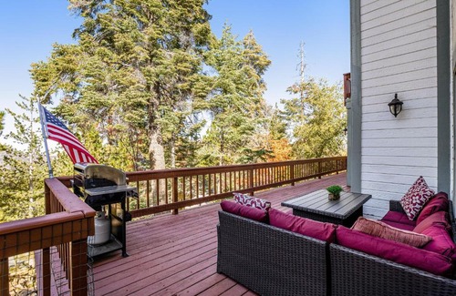 Lake Arrowhead House | Fairway Retreat