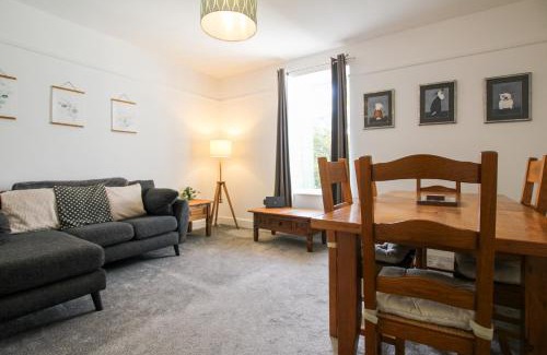 Hoylake Apartment | Fairways View - Spacious Apartment - Sleeps 6 - Lovely Views - by Rework Accommodation
