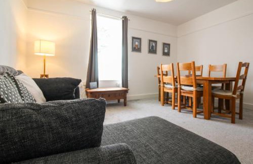 Hoylake Apartment | Fairways View - Spacious Apartment - Sleeps 6 - Lovely Views - by Rework Accommodation
