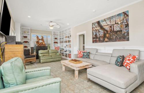Caswell Beach House | Fairwinds by Oak Island Accommodations