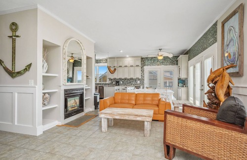 Caswell Beach House | Fairwinds: Inviting Oceanfront Home Built to Entertain