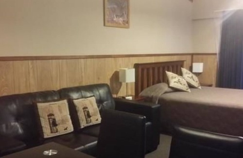 Kawaha Point Hotel | Fairy Springs Motel