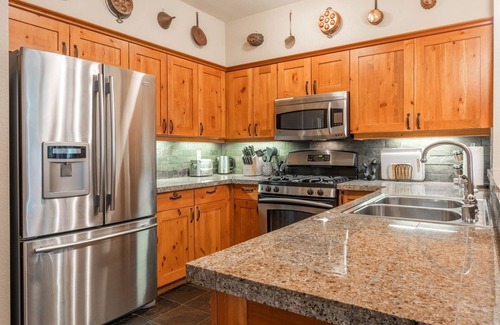 Crooked Pines House | Fall Availability! Updated Townhome, Walk, Shuttle, or a Short Drive to Mountain!