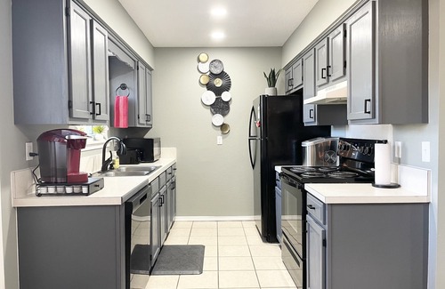 Bentonville House | Fall Bentonville Getaway Hot Tub MTB Trails Dog Friendly