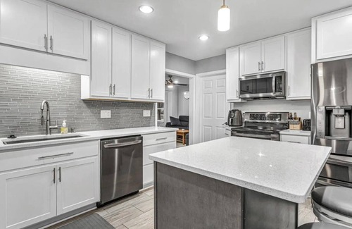 Milwaukee House | Fall Deals! - Mins to Froedert/State Fair - Dogs!