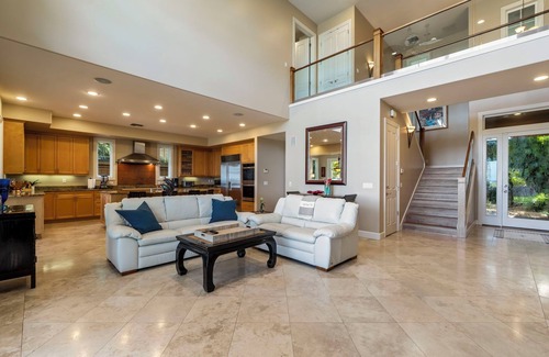 Kihei House | FALL DISCOUNTED SPECIALS - FIVE BEDROOM BEACHFRONT SOUTH MAUI HOME - MODERN!