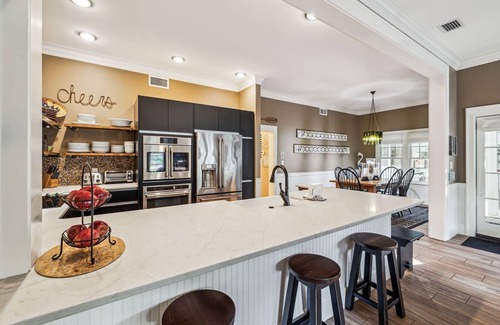 Watercolor Condo | Fall Getaways Available! Park District - Park Views & Close to Town Center! Scre