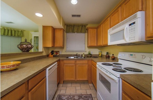 Branson Resort | Fall in the Ozarks! 2 sep. spaces w/KING beds, FULL baths & kitchens = PRIVACY!