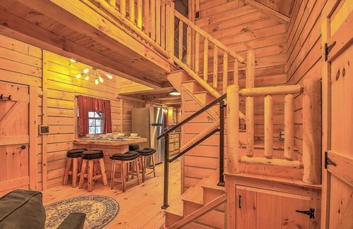 Elizabethton Cabin | Fall into the Smokey Mountains Pet Friendly with Hot Tub Cabin A