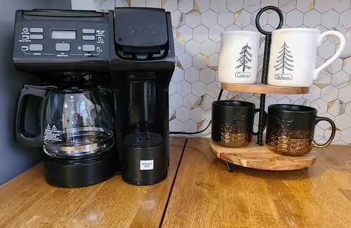 Dennis Cottage | Fall Nights, Lake Views & Cozy Fires Await! – 6th Night FREE!