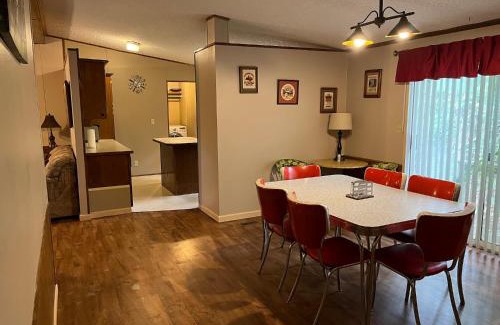 Eureka Springs House | Fall Ozark Mountains Getaway 4Bd 2Ba Country House Minutes From Eureka Springs, Beaver Lake & Dam and the White River