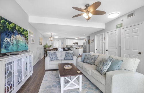 Fort Morgan Pines Condo | Fall Sale! Great Views + Hot Tub + Private Balcony - Boater's Paradise!
