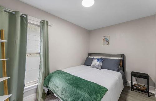 Niagara Falls House | Falls Adjacent Your Ideal Home