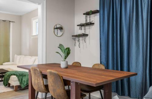 Niagara Falls House | Falls Adjacent Your Ideal Home