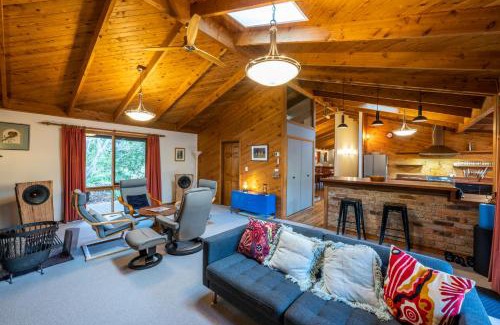 Wentworth Falls Villa | Falls Lodge - a Blue Mountains experience