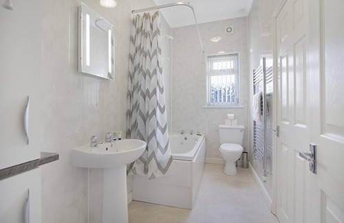 Darlington House | Falmer Serene Getaway, Newly Refurbished, Sleeps 4