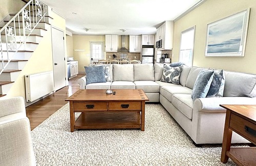 Teaticket House | Falmouth Retreat Near Beaches, Golf Courses, Restaurants, Shopping and all the Cape Offers