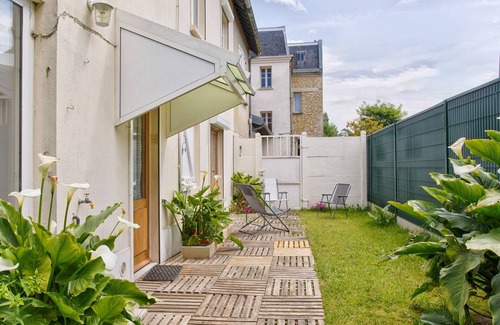 Merville-Franceville-Plage House | Family-Friendly House Near Beach and Shops