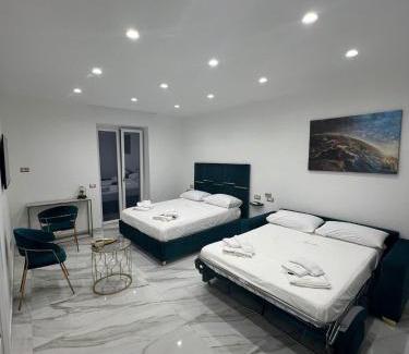 Secondigliano House | Familia