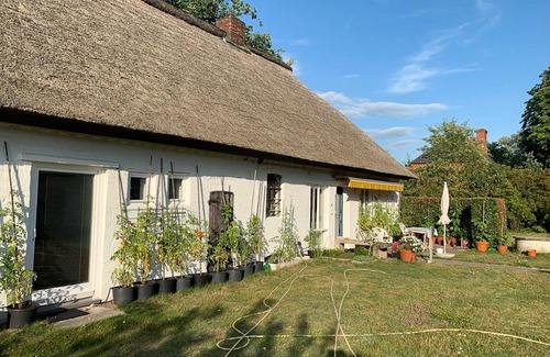 Goehrde House | Familienfreundliche Reetdachhaushälfte im Wendland
