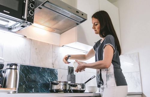 Rangersdorf House | Familienzimmer, Dusche, WC, Balkon - Erholungshotel Margarethenbad