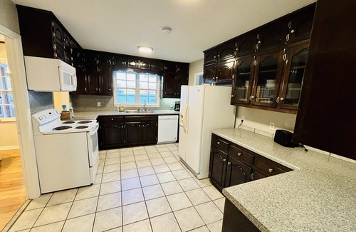 Lincoln House | Families Love Frank’s Lakehouse @ Sunset Estates