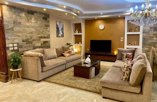 Al-Basatin Apartment | Family 3BR Apartment in Maadi - For Ladies, Couples & Families
