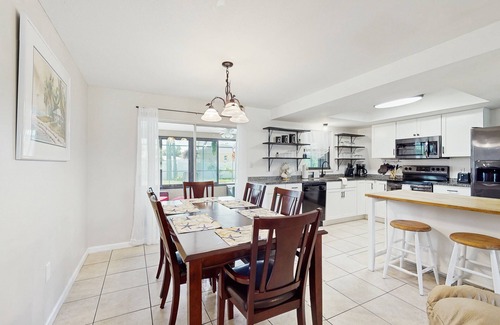 Port Charlotte House | Family and dog friendly pool home, close to beaches, harbor and river, W/D, AC