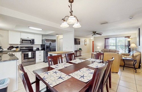 Port Charlotte House | Family and dog friendly pool home, close to beaches, harbor and river, W/D, AC